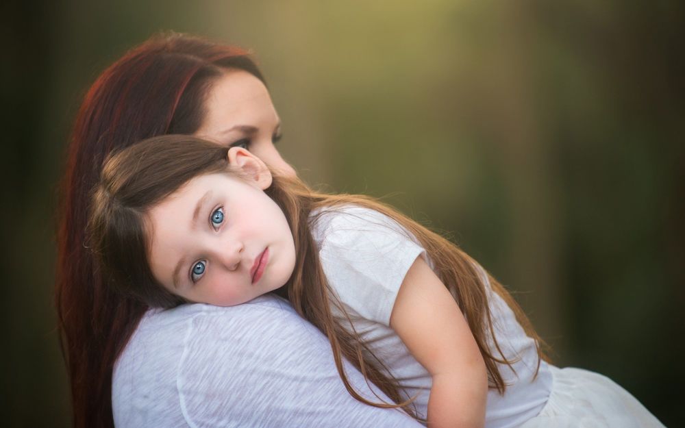 Ibu, Inilah Alasan Dibalik Engganku Memelukmu atau Sekadar Berkata “I Love You”