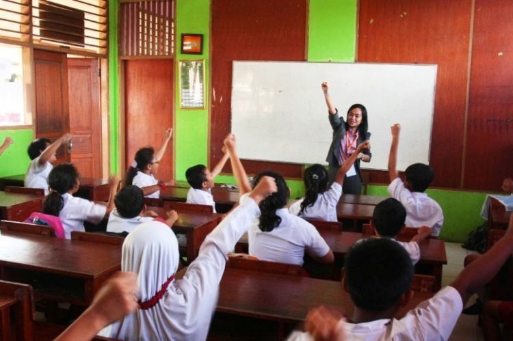 Pengajar sekolah dasar