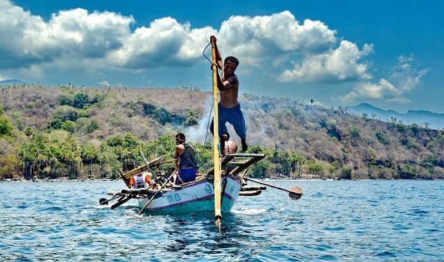 10 Tradisi Ekstrem di Indonesia Yang Bikin Kamu Merinding Tapi Memiliki Makna Yang Penuh Filosofis