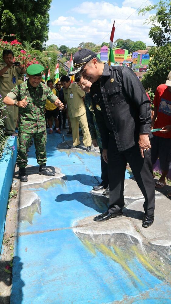 Abah Anton nih udah duluan pergi kesana