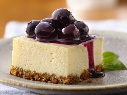 Dibikinin cheesecake sama dia yang tersayang.