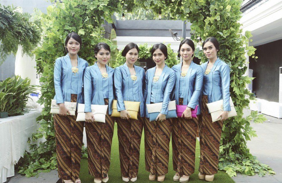 18 Inspirasi Kebaya Pagar Ayu. Biar di Kondangan Semakin Dekat Jodohmu