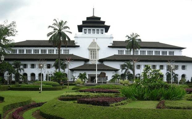 Bandung rencananya bakal jadi kota teknopolis.