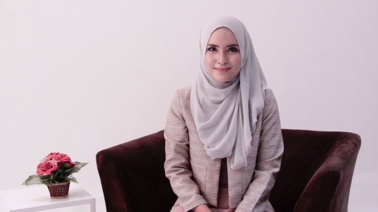 Selain Cantik 6 Hijab  Instan Ini Memudahkanmu Memakai Hijab 