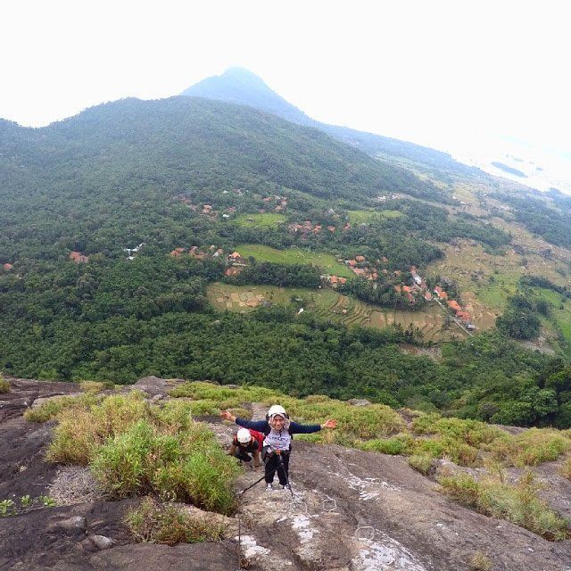 Via Ferrata Pertama di Indonesia yang Ada di Purwakarta