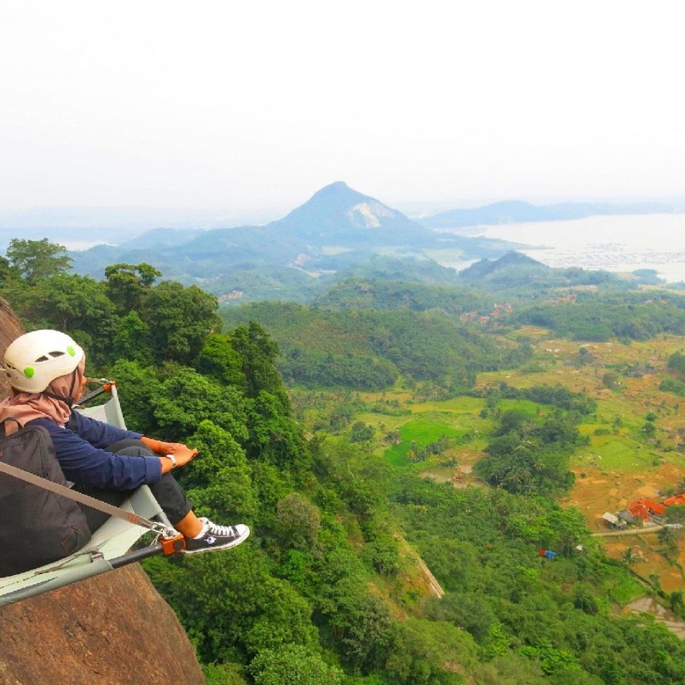 Via Ferrata Pertama di Indonesia yang Ada di Purwakarta