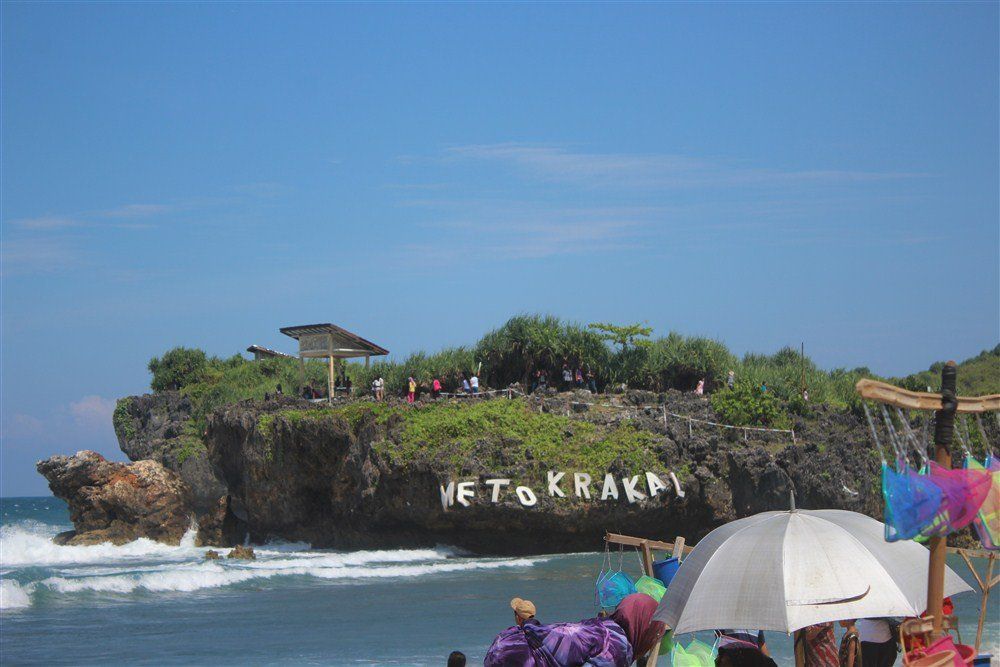 Jangan Ngaku Pecintai Pantai Jika Belum Mantai di Gunung Kidul Yogyakarta