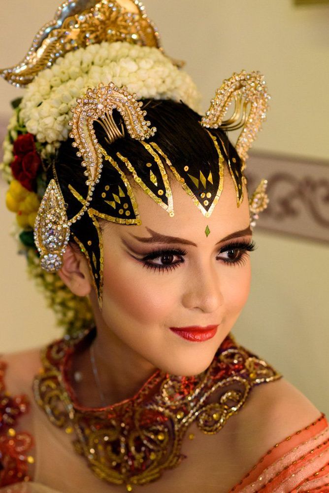  Make  Up  Artist Pengantin  Kok Tarifnya Mahal Ya Simak Dulu  