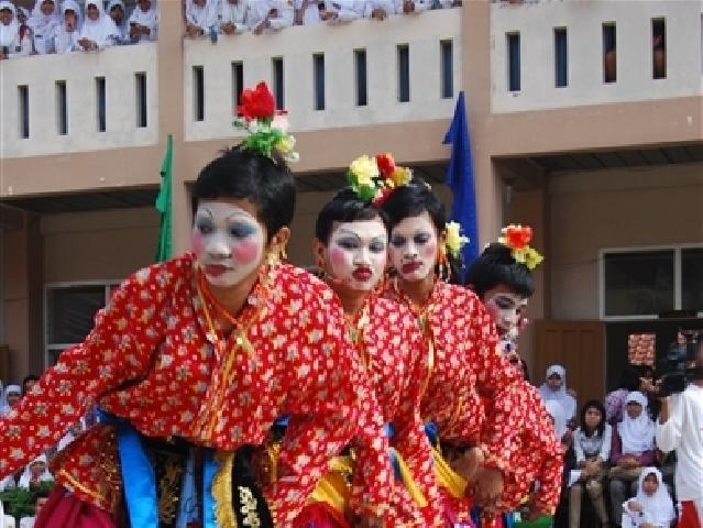 9 Tarian Tradisional dari Jawa Barat yang Harus Dipertahankan