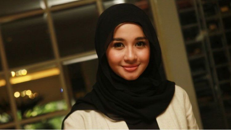 5 Model Hijab Buat Pipi Chubby. Biar Makin Menarik Hati!