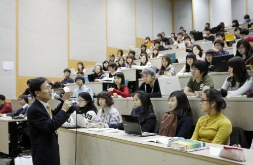 Nyelip diantara mahasiswa legal. Hhehehe..