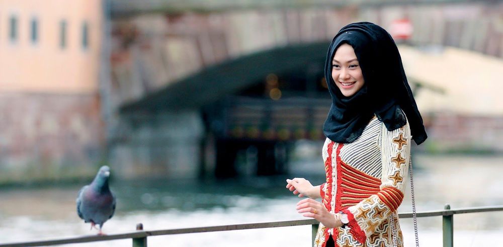 Nggak Cuma Dian Pelangi Saja, Coba Follow 10 Instagram Cewek-Cewek Fashionista Berhijab Ini!