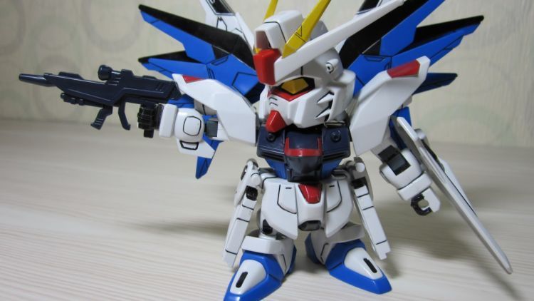 Cara Melakukan photography ActionFigure (Gundam) dengan Menggunakan Kamera HP dan Adobe Photoshop