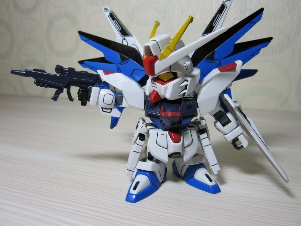 Cara Melakukan photography ActionFigure (Gundam) dengan Menggunakan Kamera HP dan Adobe Photoshop