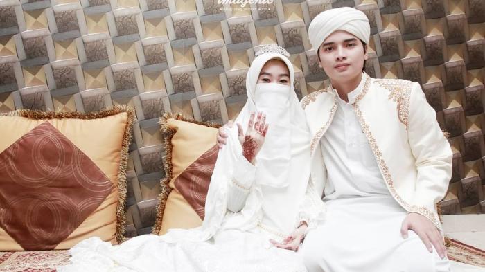 8 Fakta Unik Pernikahan Alvin Faiz dan Larissa Chou. Beberapa Bakal Bikin Kamu Tercengang!