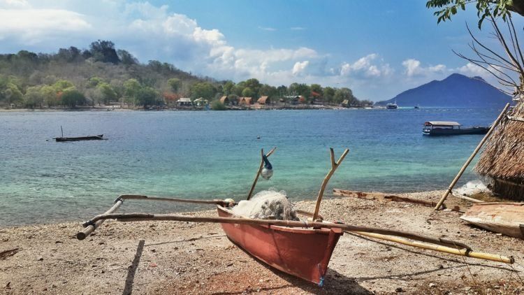 DI pulau yang indah ini...