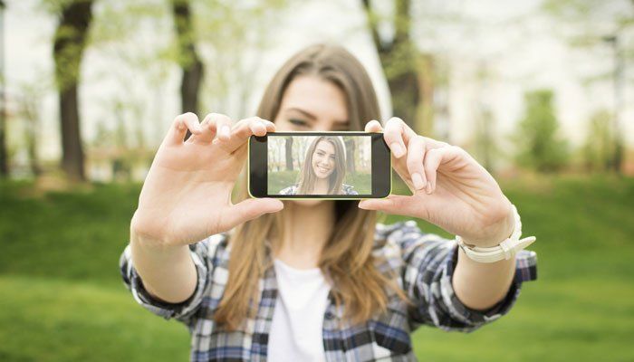 Selfie. Karena Bahagia bagi Perempuan Itu Sederhana