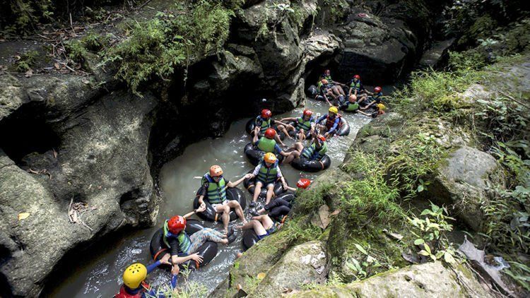 Wisata Karst Tubing ini jangan sampai nggak kamu coba