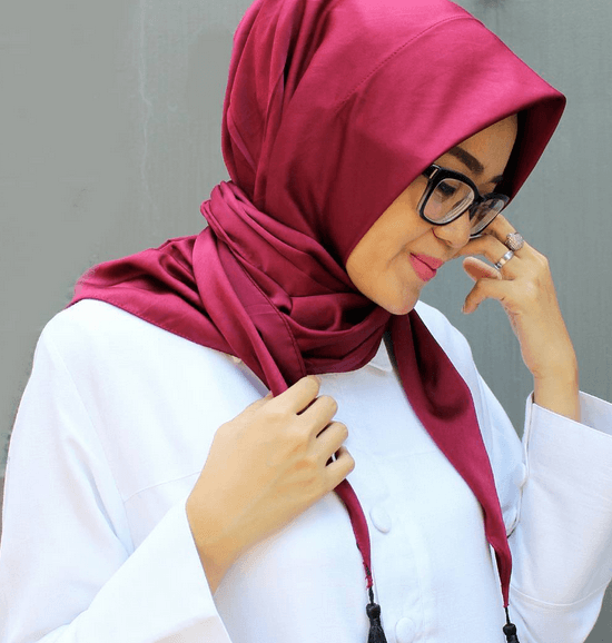 Selain Cantik, 6 Hijab Instan Ini Memudahkanmu Memakai Hijab