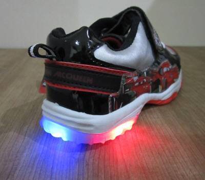 Sepatu berlampu