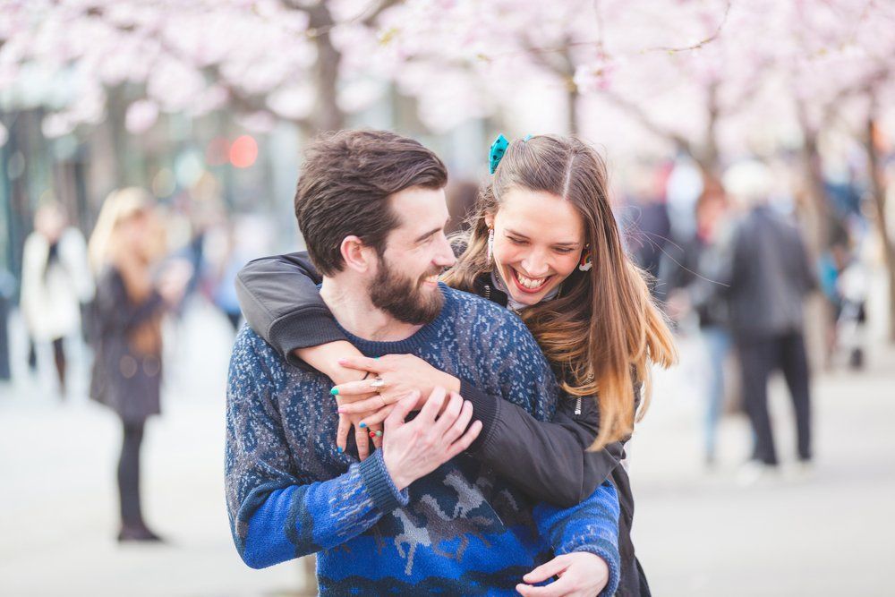 Kamu mesti ikhlas penghasilanmu jadi penghasilan 'Kita' (Via Shutterstock)