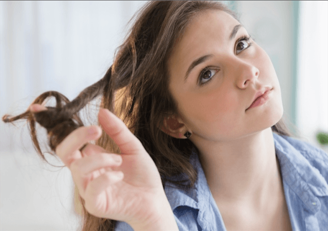 Mainin rambut boleh, tapi jangan saat presentasi ya.