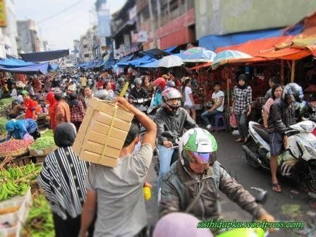 Jangan Pandang Sebelah Mata Pasar Tradisional! Ini 7 Keistimewaan yang Kamu Dapat Saat Berbelanja di Sana