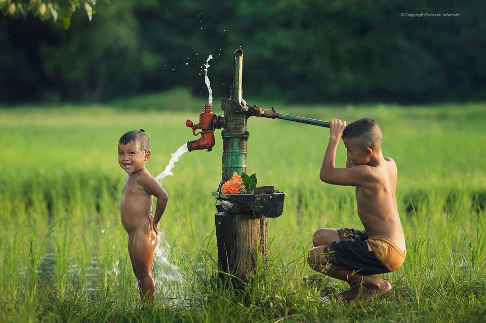 Ah! Lihat Foto-Foto Ini, Aku Jadi Kangen Indahnya Masa Kecil yang Enggak Bakal Terulang! Mungkin Kamu Juga?