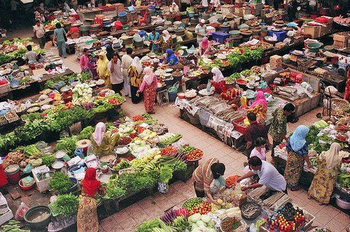 Jangan Pandang Sebelah Mata Pasar Tradisional! Ini 7 Keistimewaan yang Kamu Dapat Saat Berbelanja di Sana