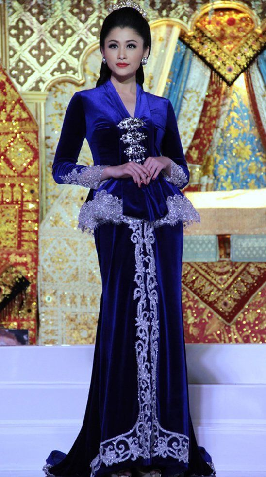 20101122kebaya-biru-panjang