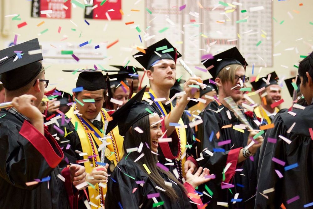 Suka Duka Fresh Graduate Pasca Euforia Wisuda