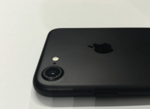 Inilah 7 Alasan iPhone 7 Tidak Cocok Untuk Para Jomblo