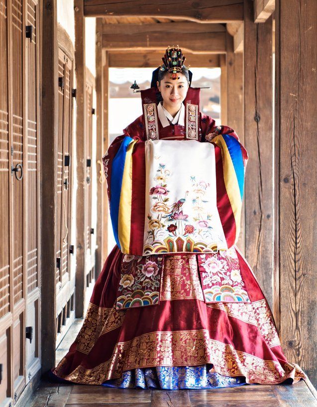 hanbok yang sering dipakai di pernikahan raja-raja Korea