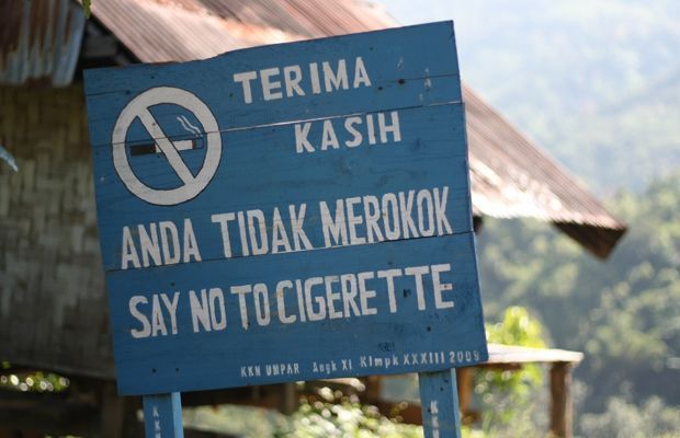 Desa Tanpa Rokok Pertama di Dunia Ada di Indonesia. Berani Ngerokok di Sana, Siap-siap Kena Sanksinya!