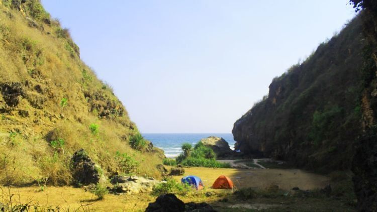 Keindahan Panorama Pantai Wohkudu