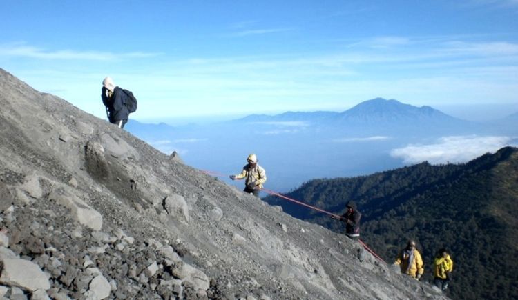 karena nggak ada yang bisa disalahkan dari yang namanya musibah