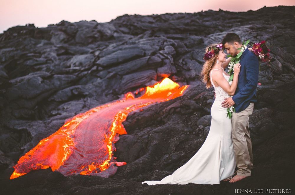 13 Foto Prewedding Ini Diambil dengan Menantang Bahaya. Cocok Buat Kamu yang Adrenaline Junkie!