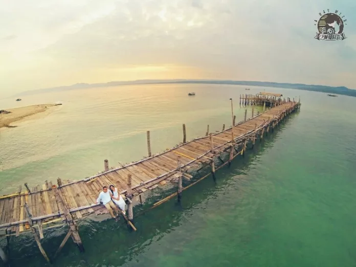 16 Foto Prewedding Unik nan Romantis yang Diambil dengan Drone, Yakin Nggak Kepingin?