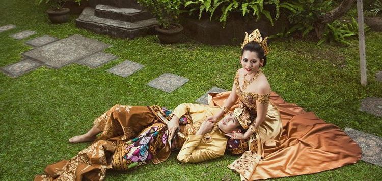 10 Kemewahan Foto Prewedding a la Bali yang Akan Bikin Kamu dan Calon Terlihat Menarik Hati