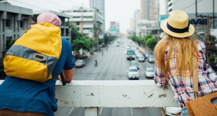 Ini tentang Kita: Sepasang Keras Kepala yang Berusaha Saling Membahagiakan