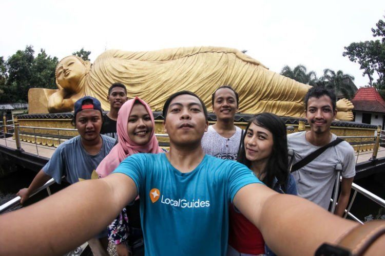 Jangan jadi yang megang kamera juga kalau wefie