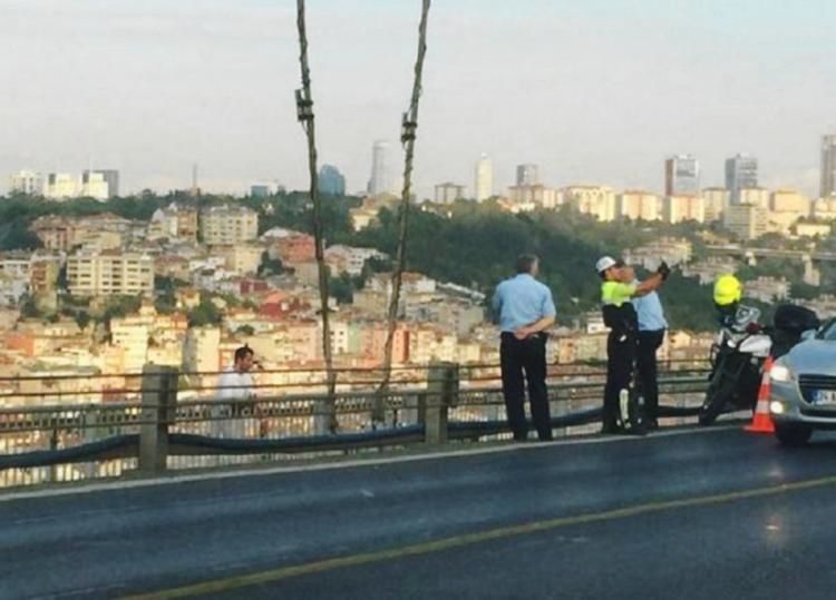 polisi kok begini kelakuannya..