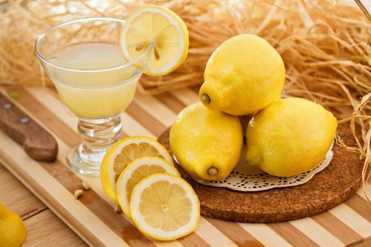 Selain segar, aroma lemon bisa menusuk mati kecoak.