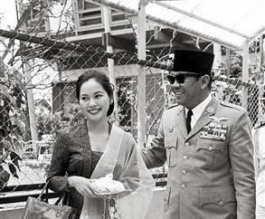 Cantik-cantik semua istri Bung karno