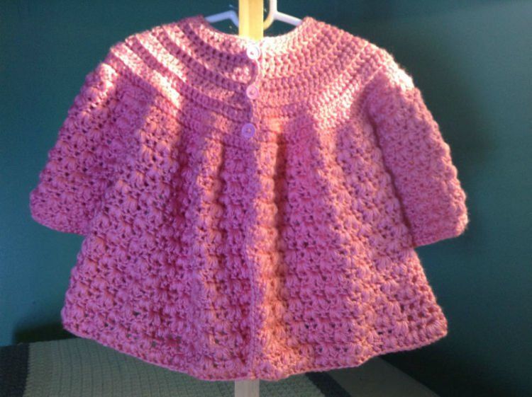 Sweater bayi perempuan