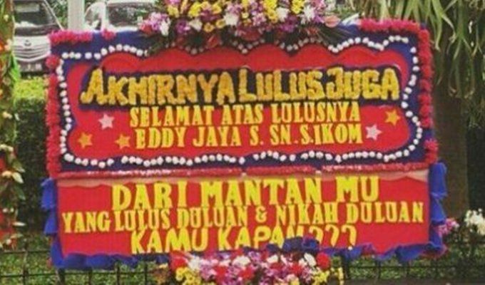 5 Karangan Bunga Paling Greget Pas Wisuda, Dijamin Gak Bakal Lupa!