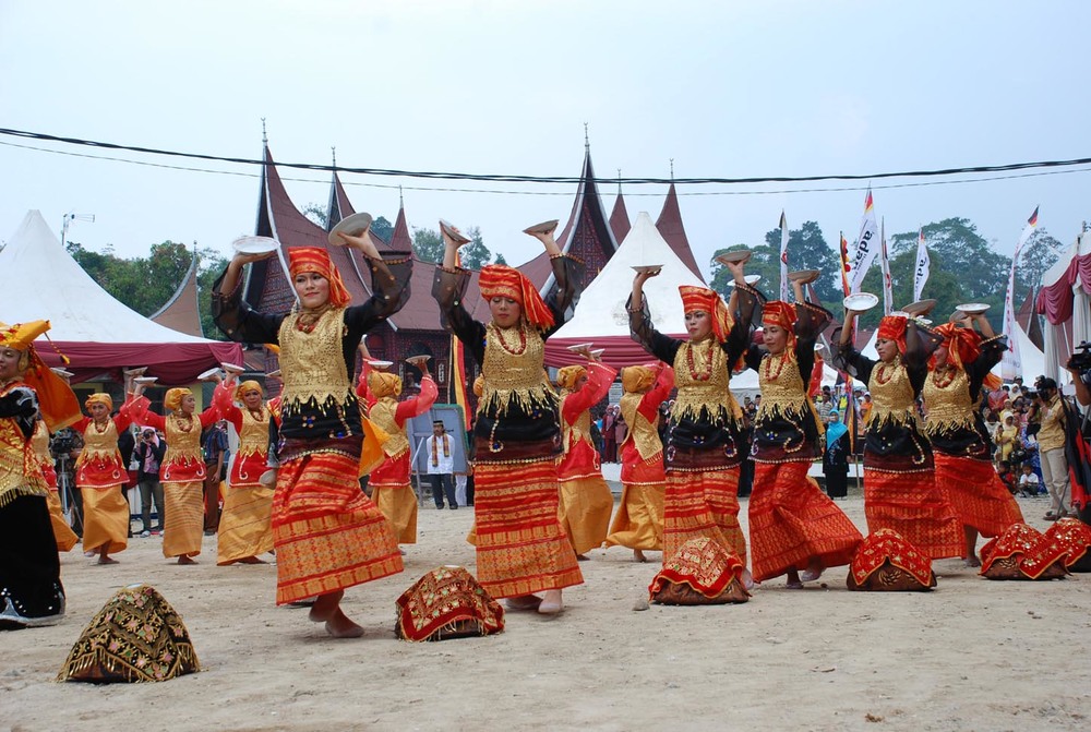 Mitos vs Fakta Menarik tentang Orang Padang (Minang). Sebagai Penduduk Asli, Kamu Harus Tahu!