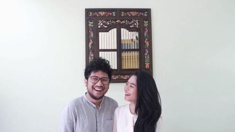 6 Pasangan yang Harusnya Jadi #RelationshipGoals Kita. Bukan Mereka yang Sukanya Drama