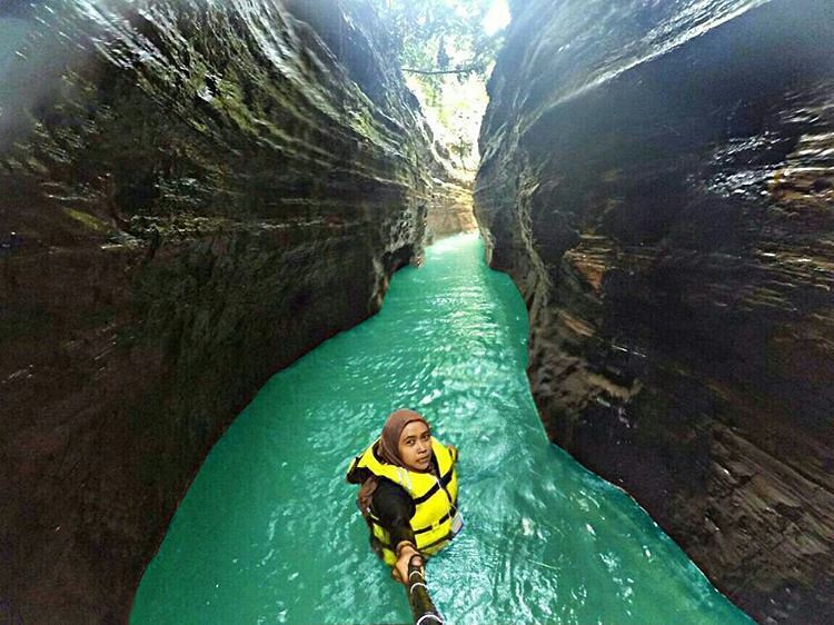 Kenalan Yuk Sama Little Green Canyon di Banten, Curug Putri Tahura yang Pesonanya Juara!