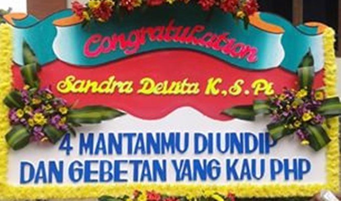 5 Karangan Bunga Paling Greget Pas Wisuda, Dijamin Gak Bakal Lupa!